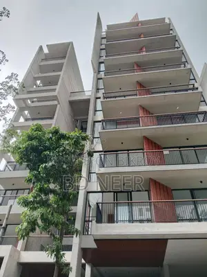 brand new 3 Bed room apt available in banani