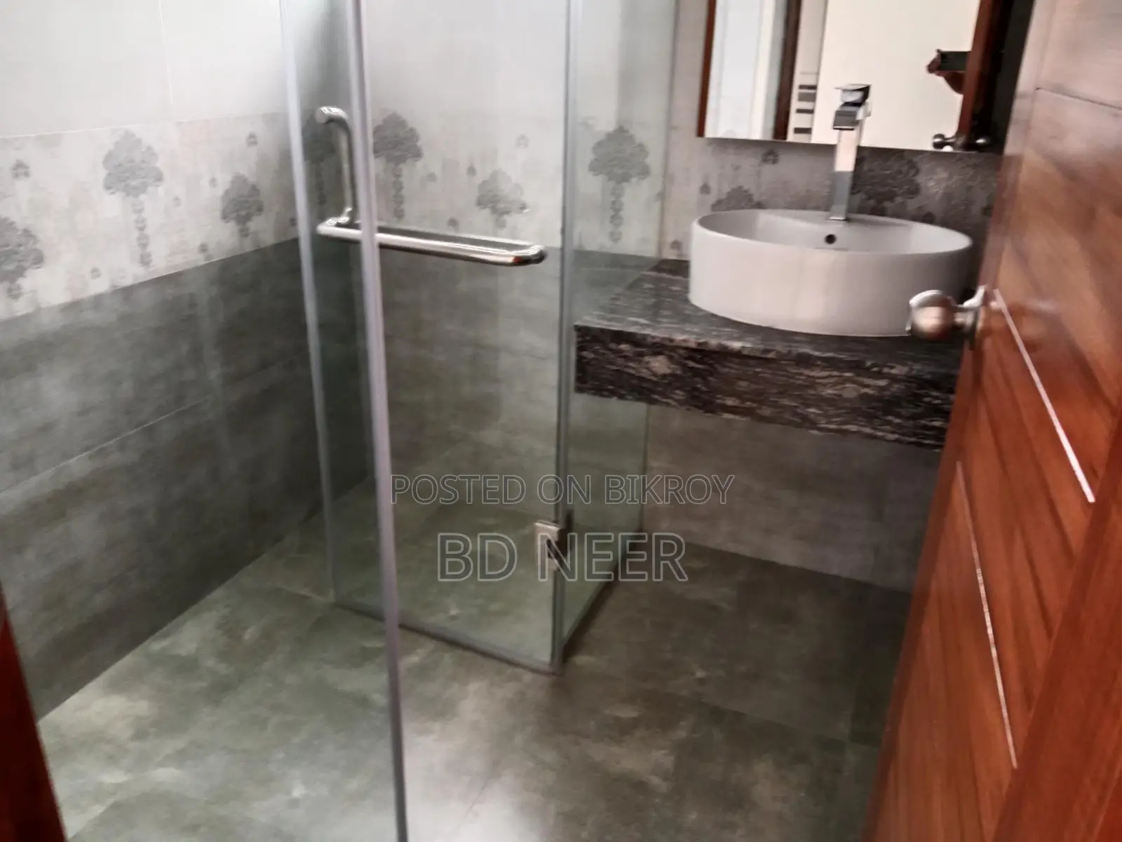 brand new 3 Bed room apt available in banani