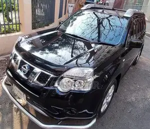 নিসান এক্স-ট্রেইল ২.০এক্সআই ওভার ফ্রেশ ২০১১