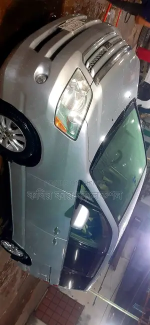 Toyota Noah silver 2005