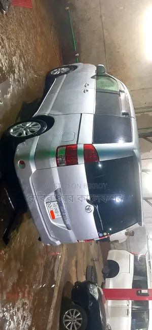 Toyota Noah silver 2005