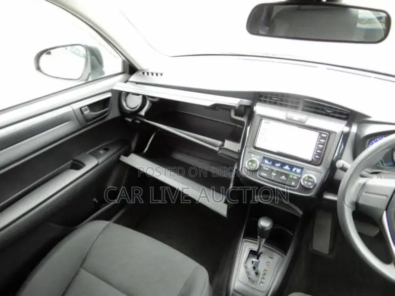 Toyota Axio Hybrid EX package 2021