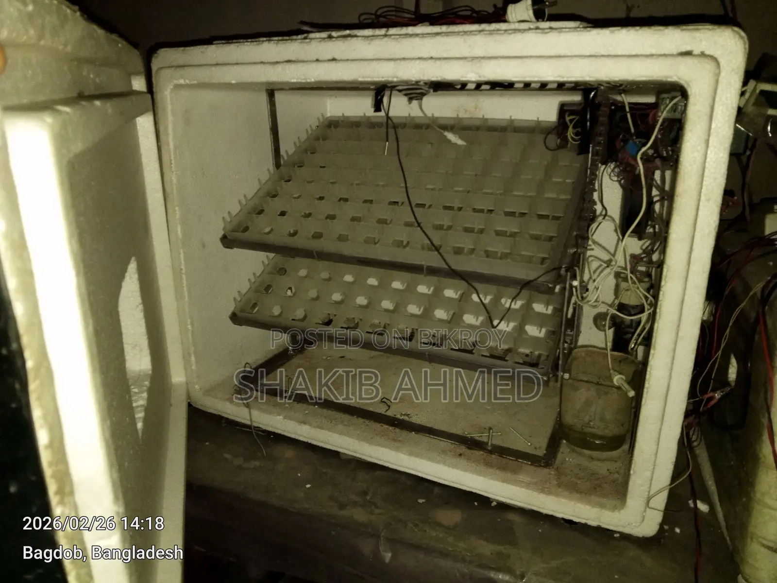 ইনকিউবেটর বা ডিম ফুটানো মেশিন