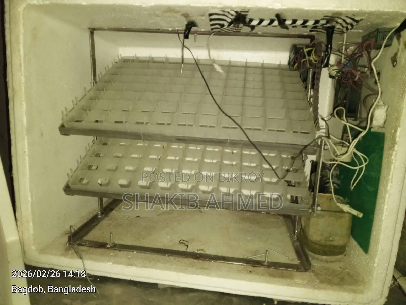 ইনকিউবেটর বা ডিম ফুটানো মেশিন