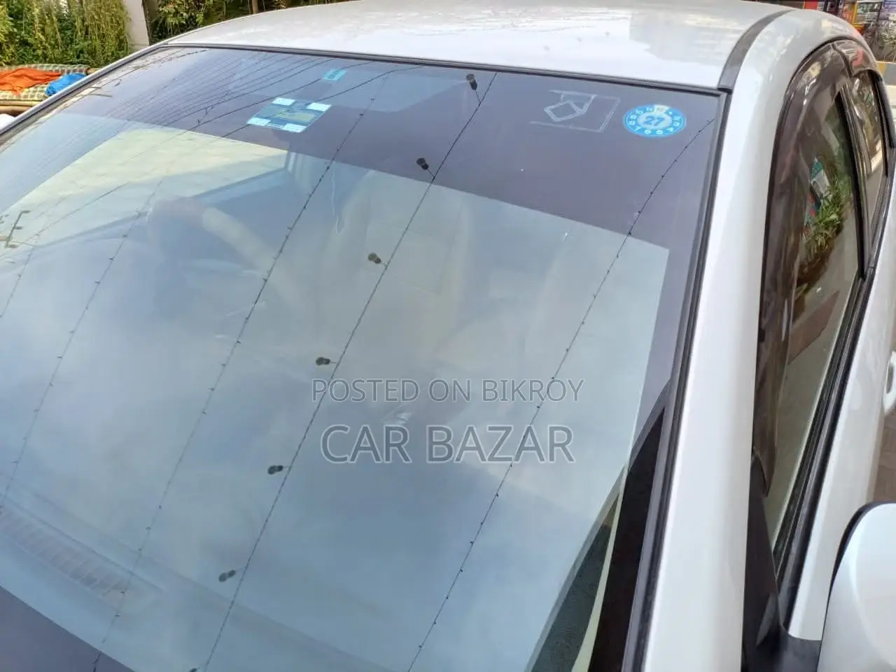 টয়োটা অ্যালিয়ন ২০১৫ সাদা