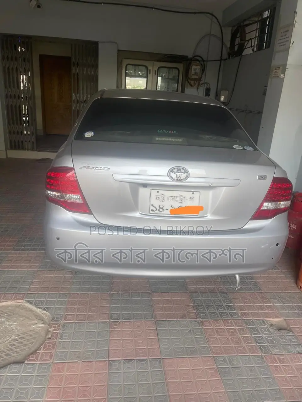 Toyota Axio silver 2010