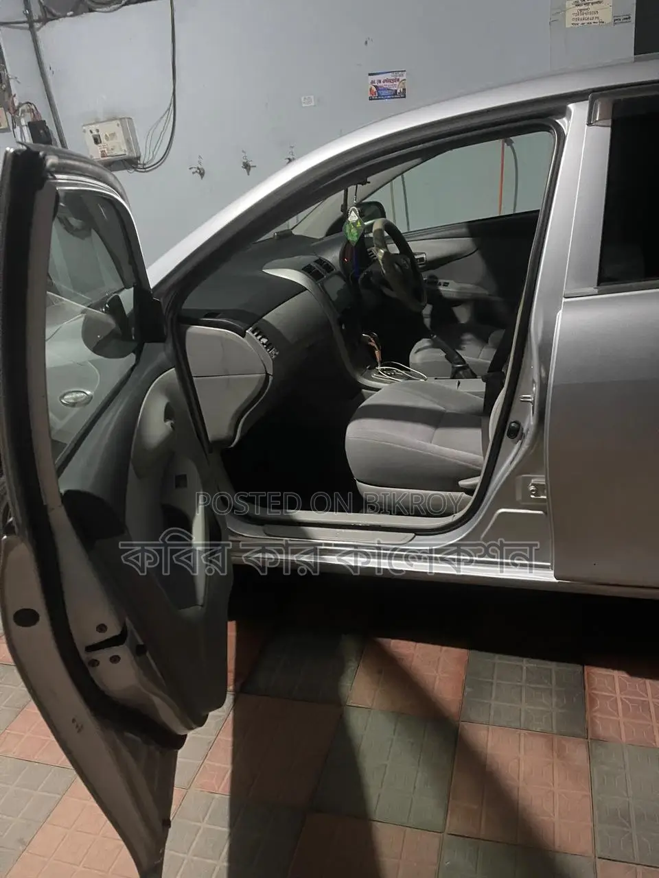 Toyota Axio silver 2010