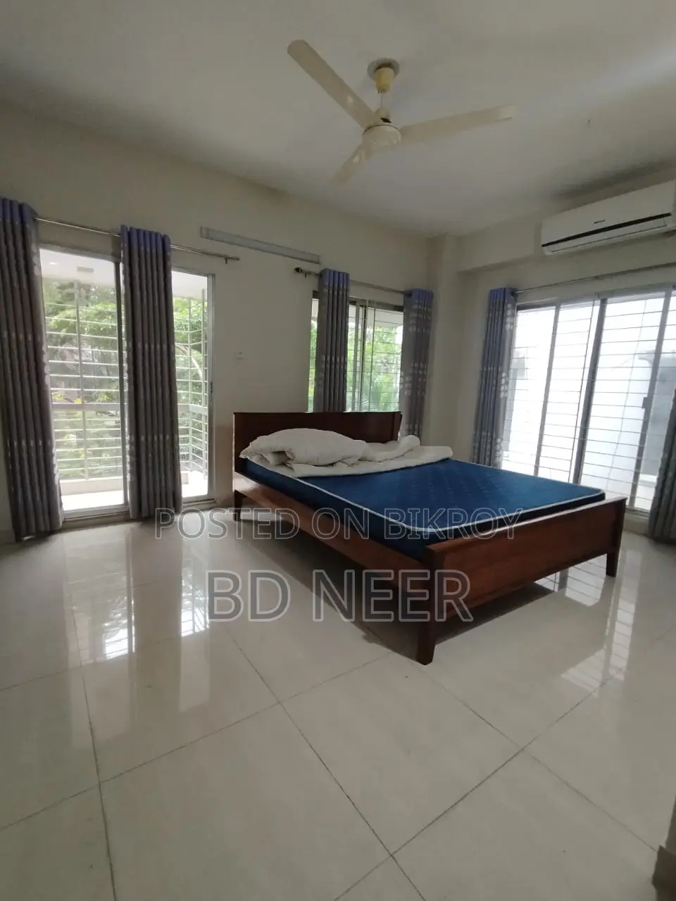 Pretty Looking 2550 Sft 3 Bed Room Apt Rent in Banani North