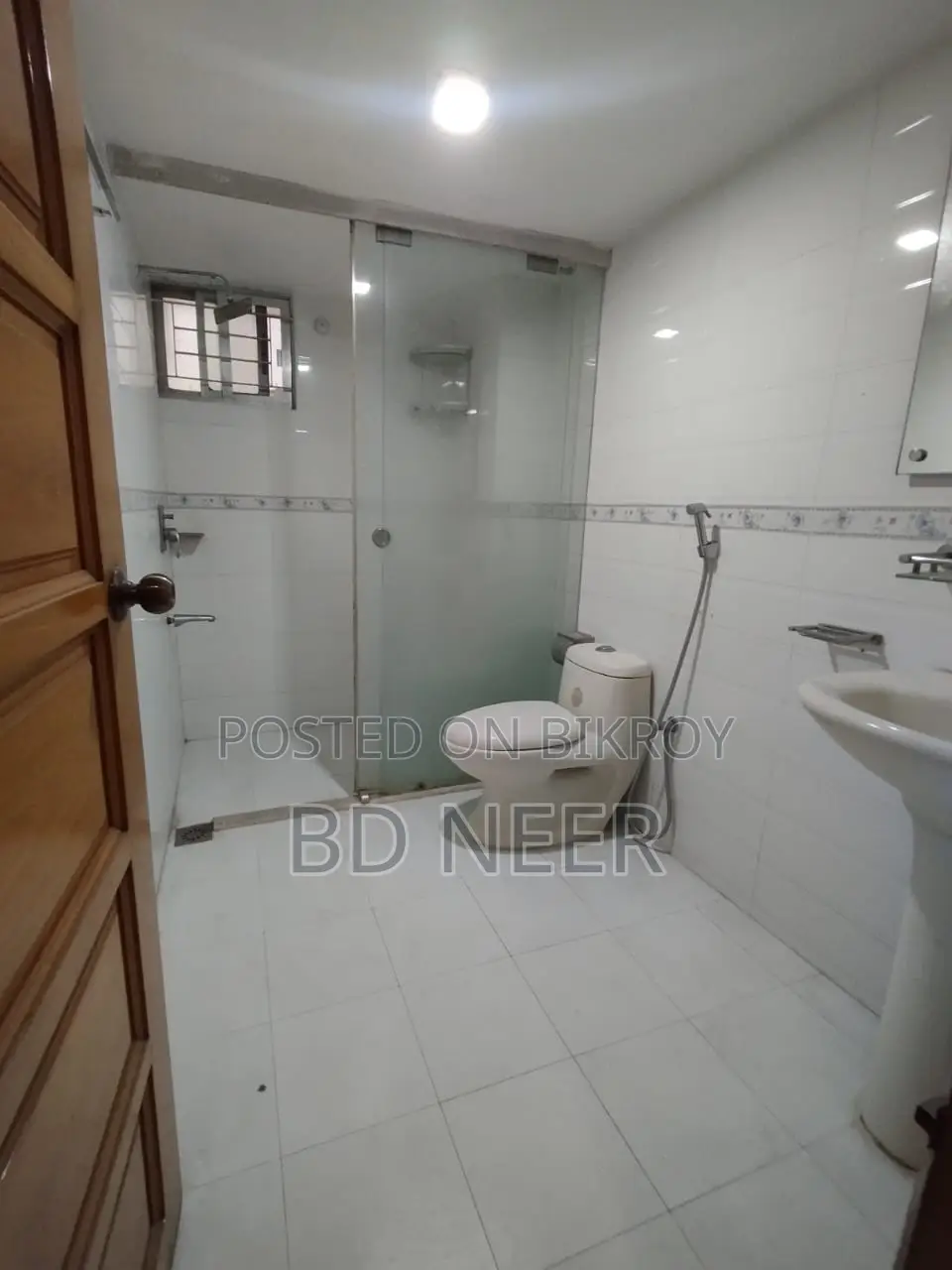 Pretty Looking 2550 Sft 3 Bed Room Apt Rent in Banani North