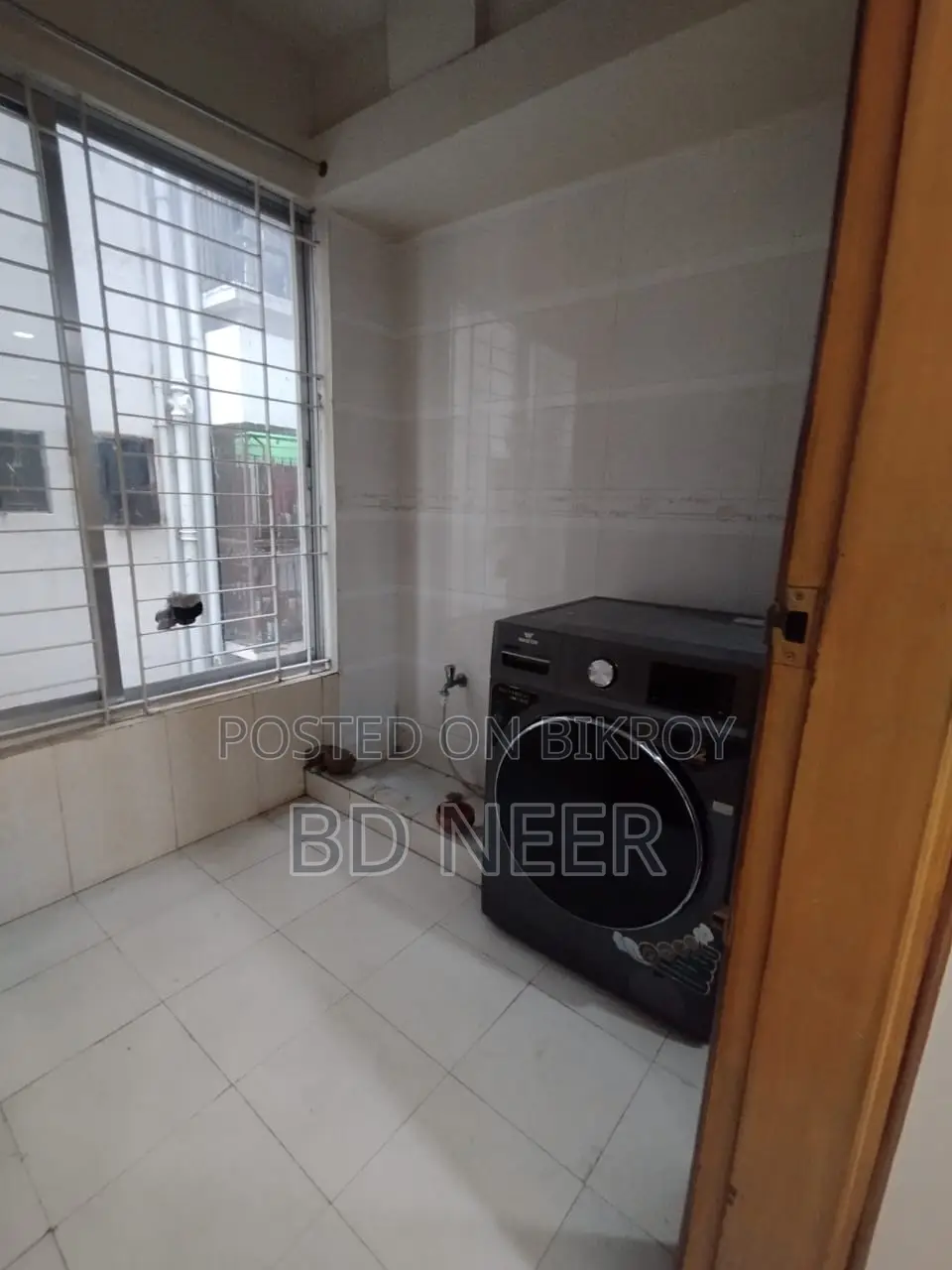 Pretty Looking 2550 Sft 3 Bed Room Apt Rent in Banani North