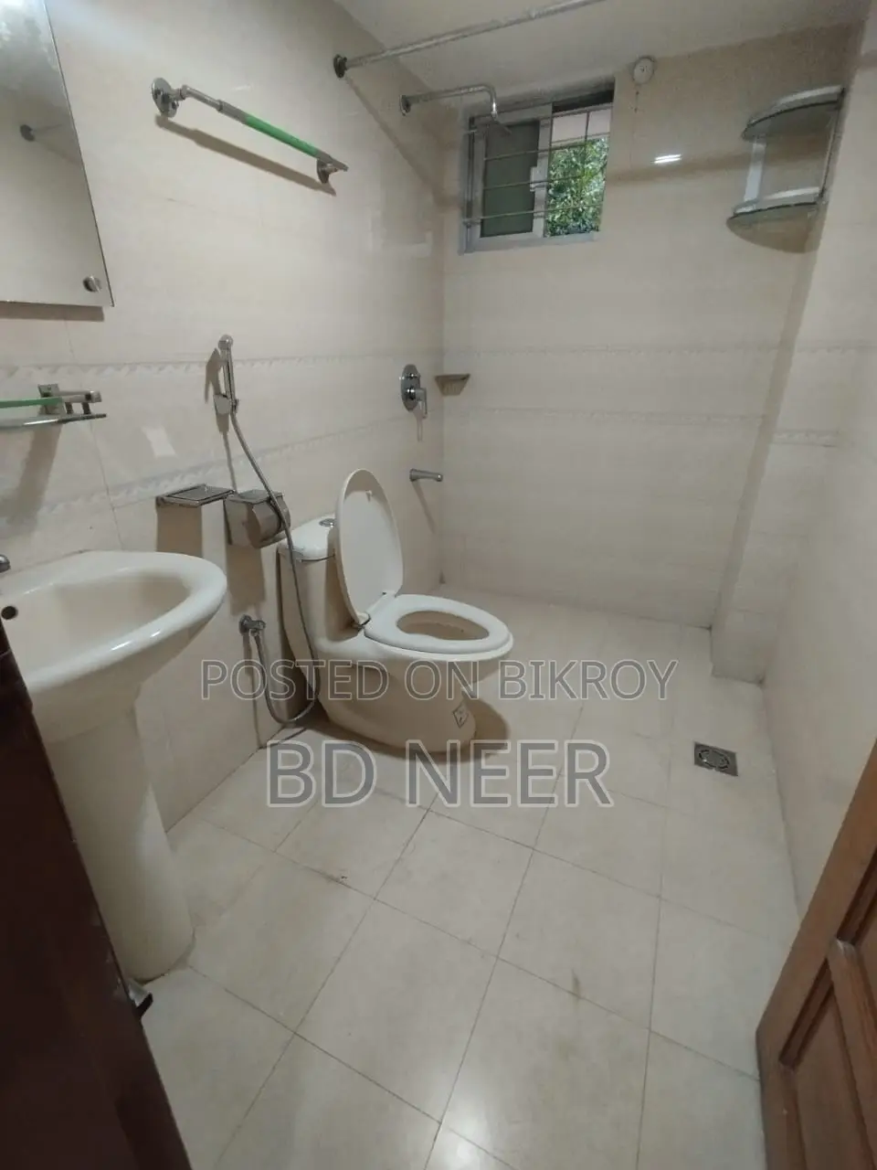 Pretty Looking 2550 Sft 3 Bed Room Apt Rent in Banani North