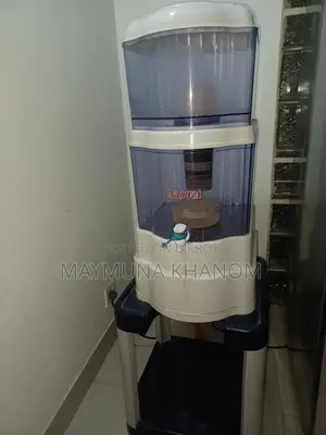 স্ট্যান্ড হোল্ডারসহ ওয়াটার ফিল্টার