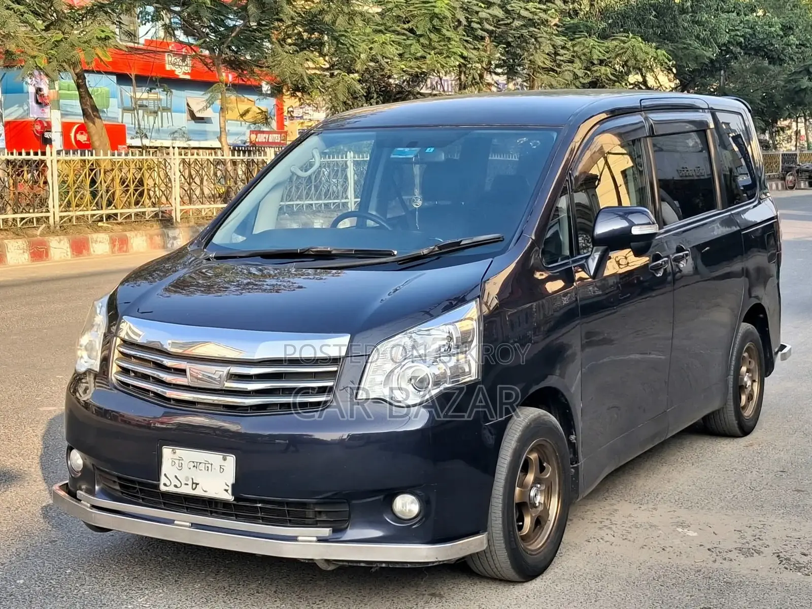 Toyota Noah X SMART BLACK 2012