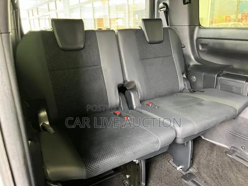 Toyota Voxy ZS Kirameki Hybrid 2021