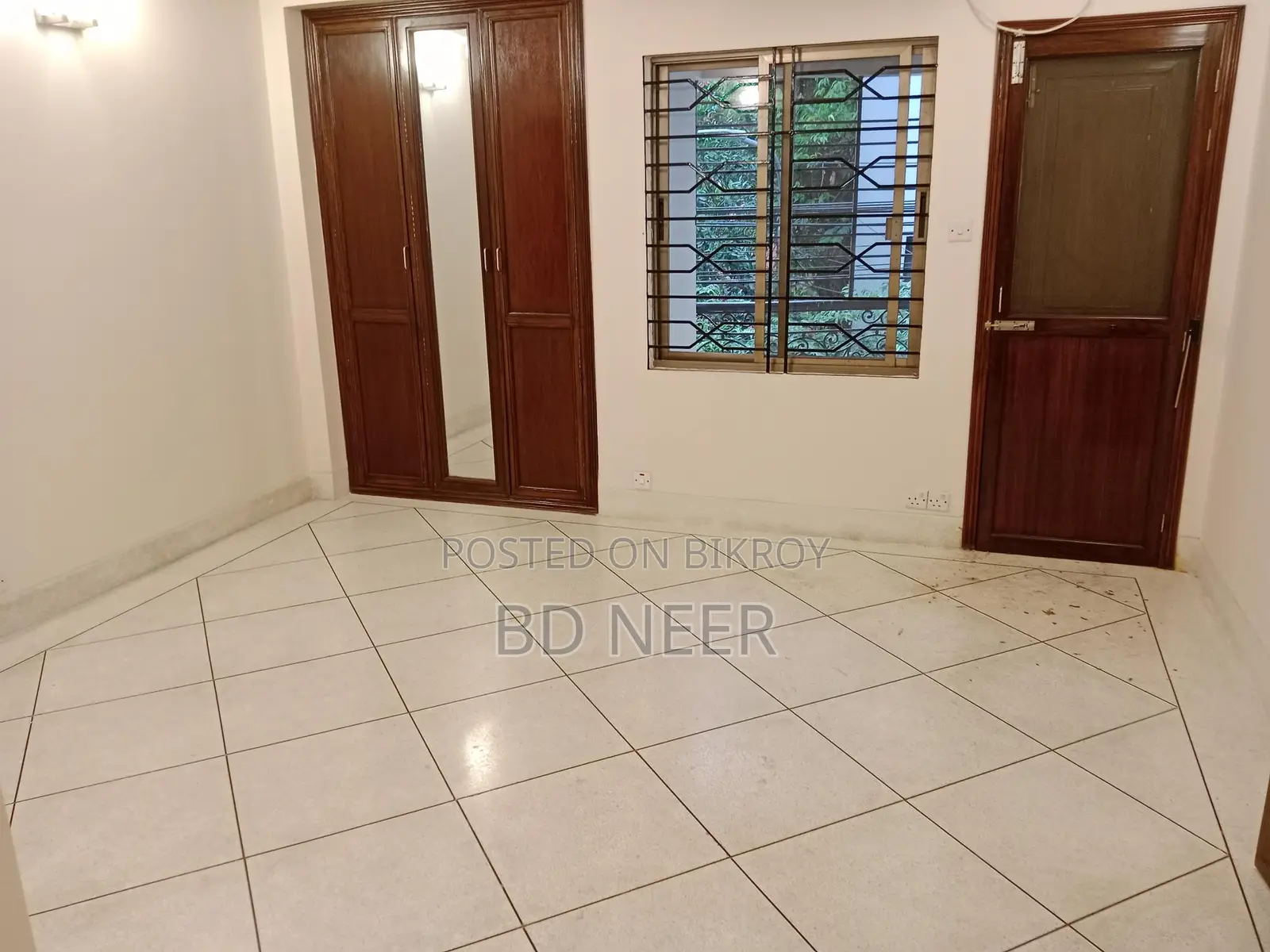 Very nine looking 4 bedroom apt rent in Gulshan 2