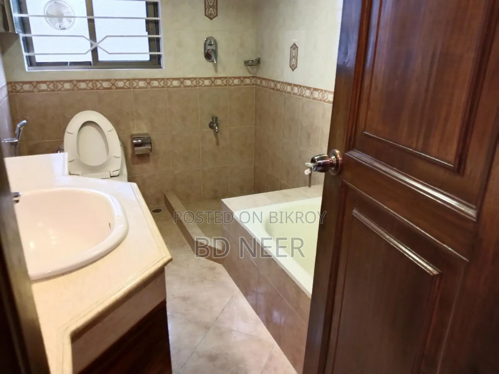 Very nine looking 4 bedroom apt rent in Gulshan 2