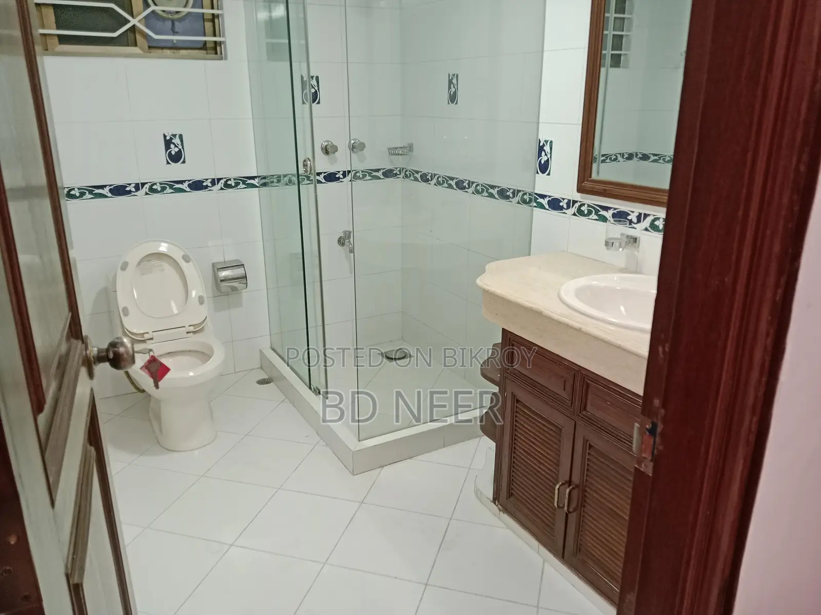 Very nine looking 4 bedroom apt rent in Gulshan 2