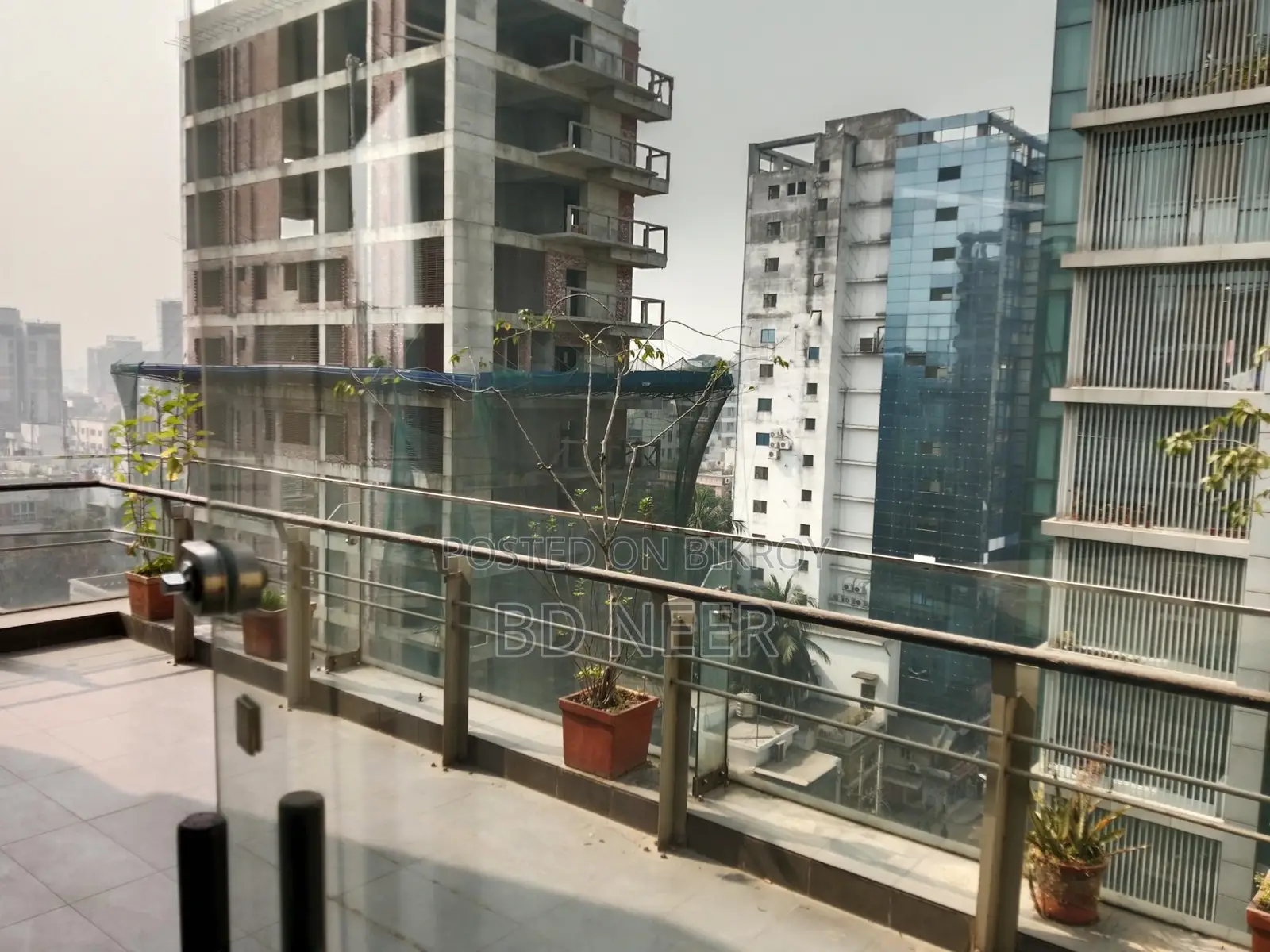 বনানী ১১-এ বাণিজ্যিক খোলা জায়গা সহ সুসজ্জিত অফিস ভাড়া