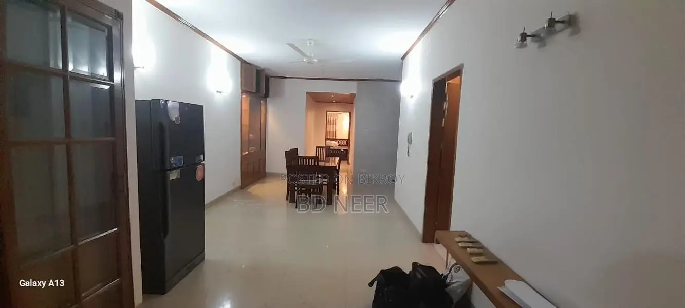 beautiful fully furnish 3 Bed room apt available in Gulshan