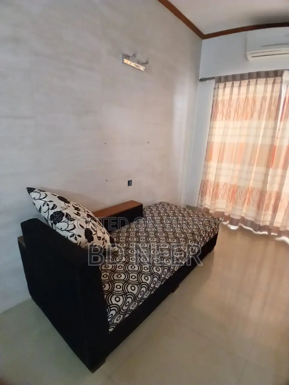 beautiful fully furnish 3 Bed room apt available in Gulshan