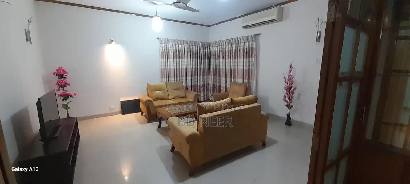 beautiful fully furnish 3 Bed room apt available in Gulshan