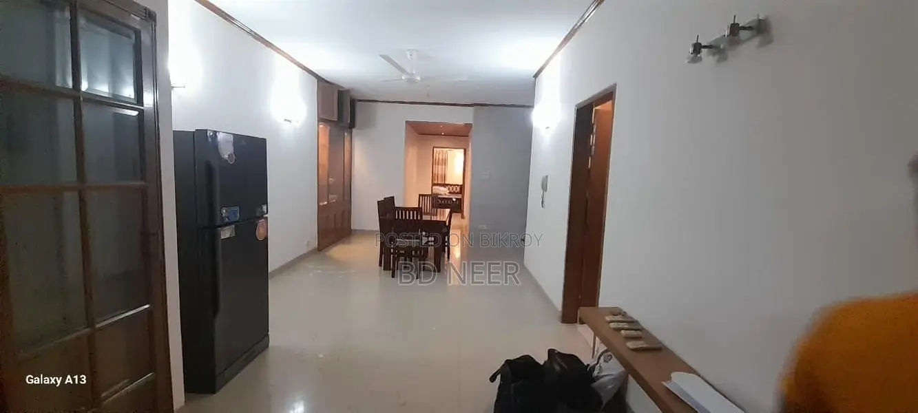 beautiful fully furnish 3 Bed room apt available in Gulshan