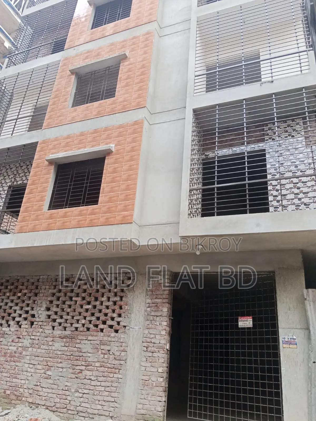 NEW READY FLAT SALE @ 1080 SFT BOSILA FUTURE TOWN,