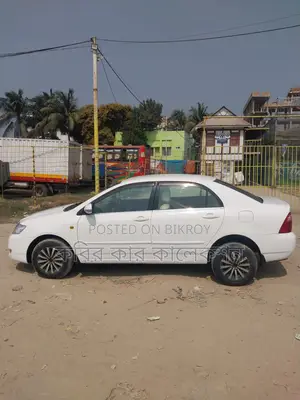 Toyota Corolla white 2004