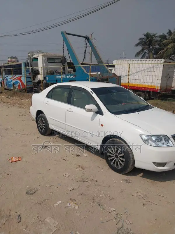 Toyota Corolla white 2004