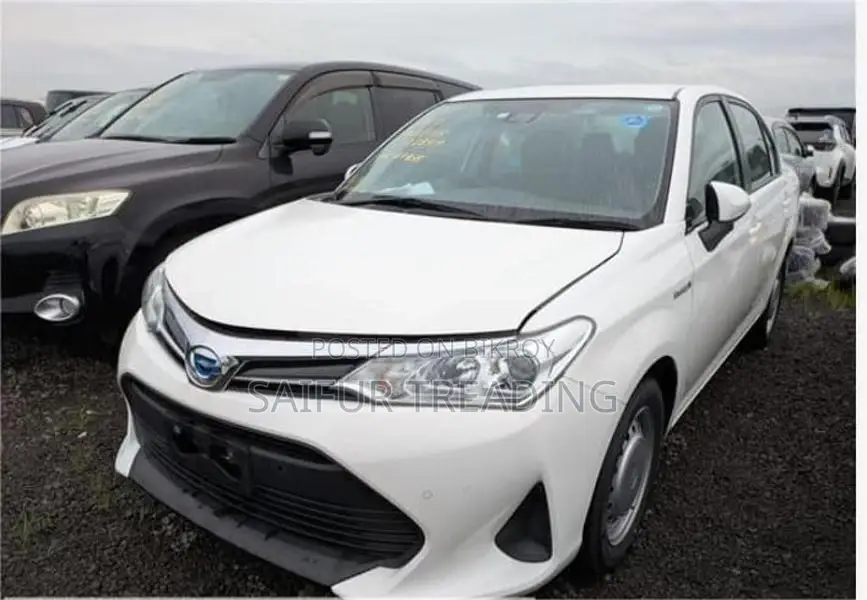 Toyota Axio EX HV WHITE 2020