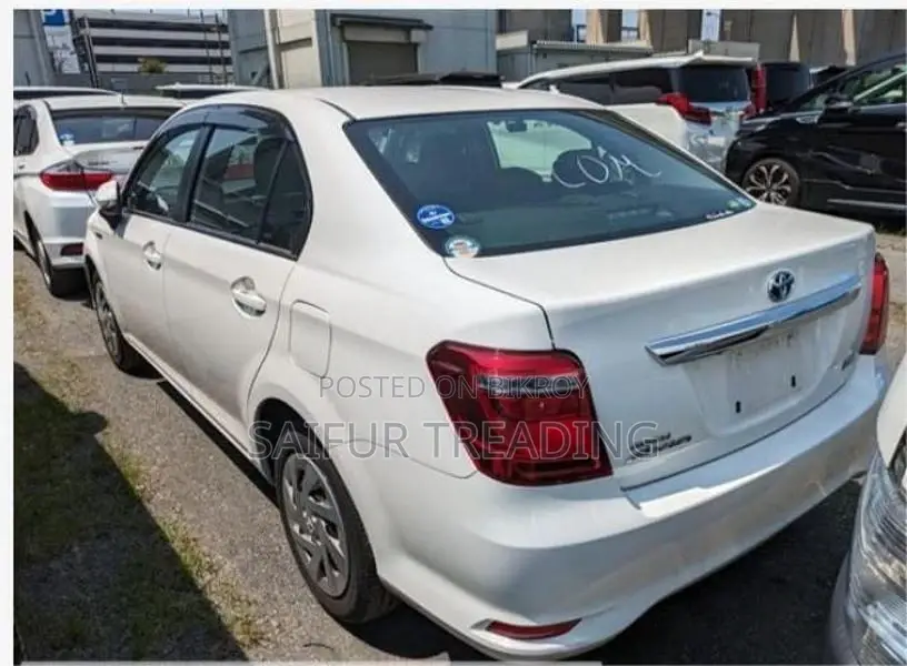 Toyota Axio EX HV WHITE 2020