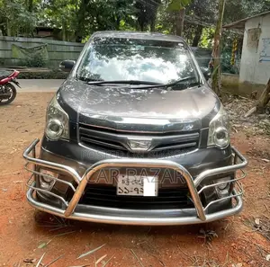 Toyota Noah Si Grade Push 2013