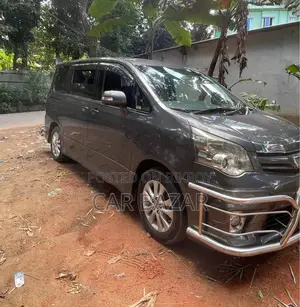 Toyota Noah Si Grade Push 2013
