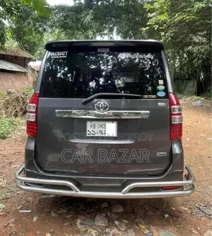 Toyota Noah Si Grade Push 2013