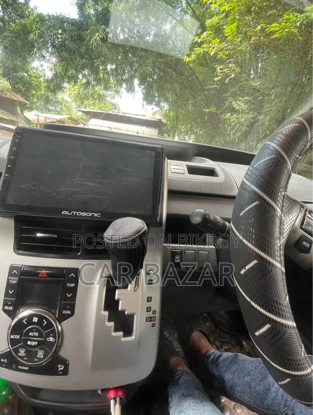 Toyota Noah Si Grade Push 2013