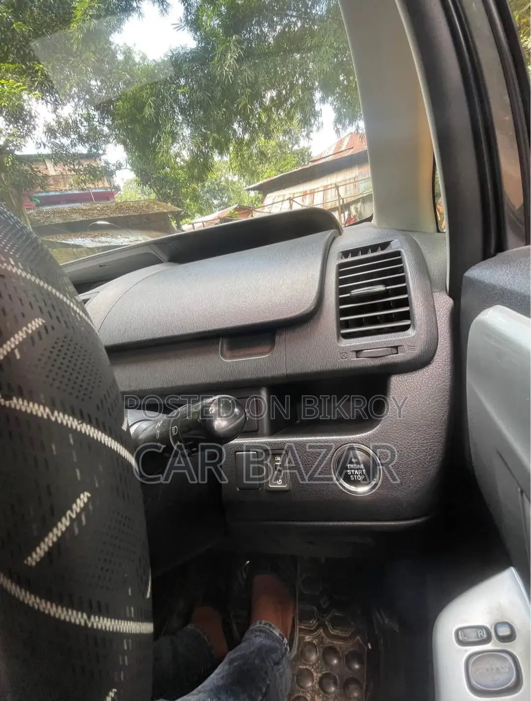 Toyota Noah Si Grade Push 2013
