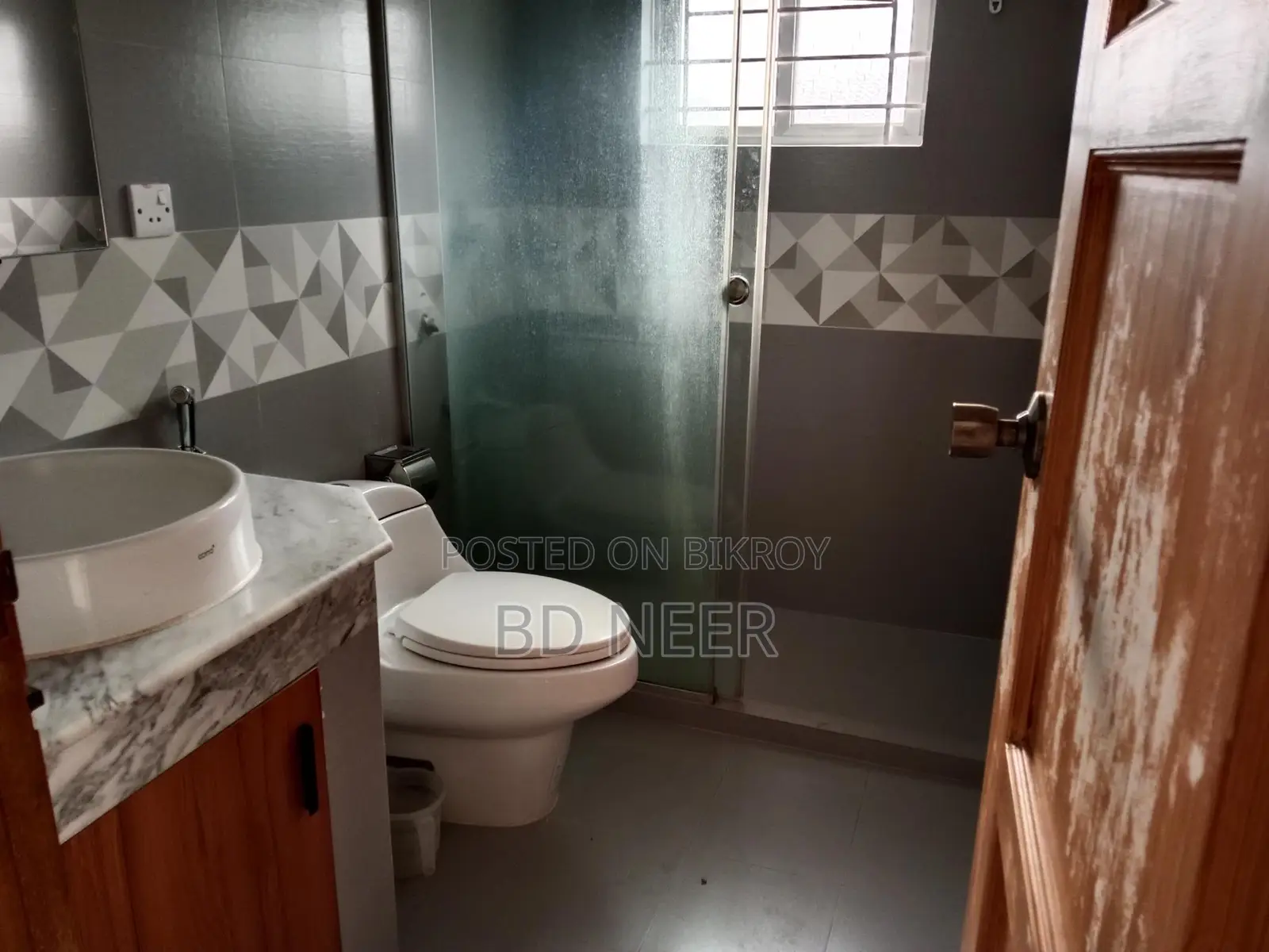 very good 4000 sft 4 Bed room apt rent in Gulshan 2