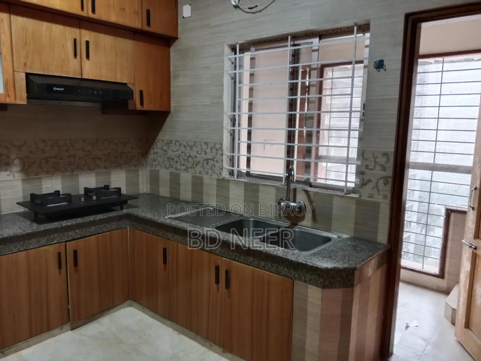 very good 4000 sft 4 Bed room apt rent in Gulshan 2