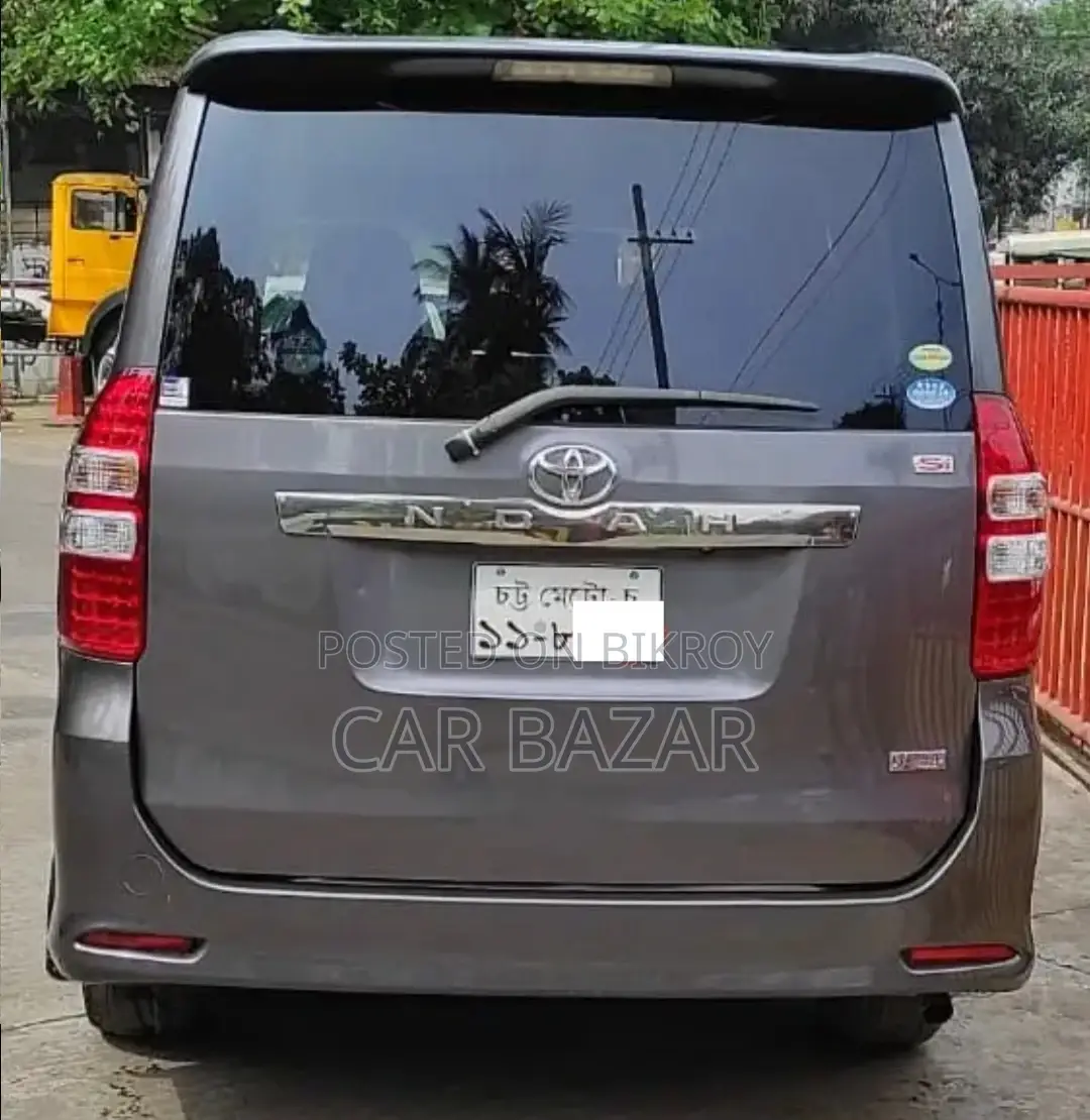 টয়োটা নোহা এক্স স্মার্ট মাল্টি ভালভ ২০১৩