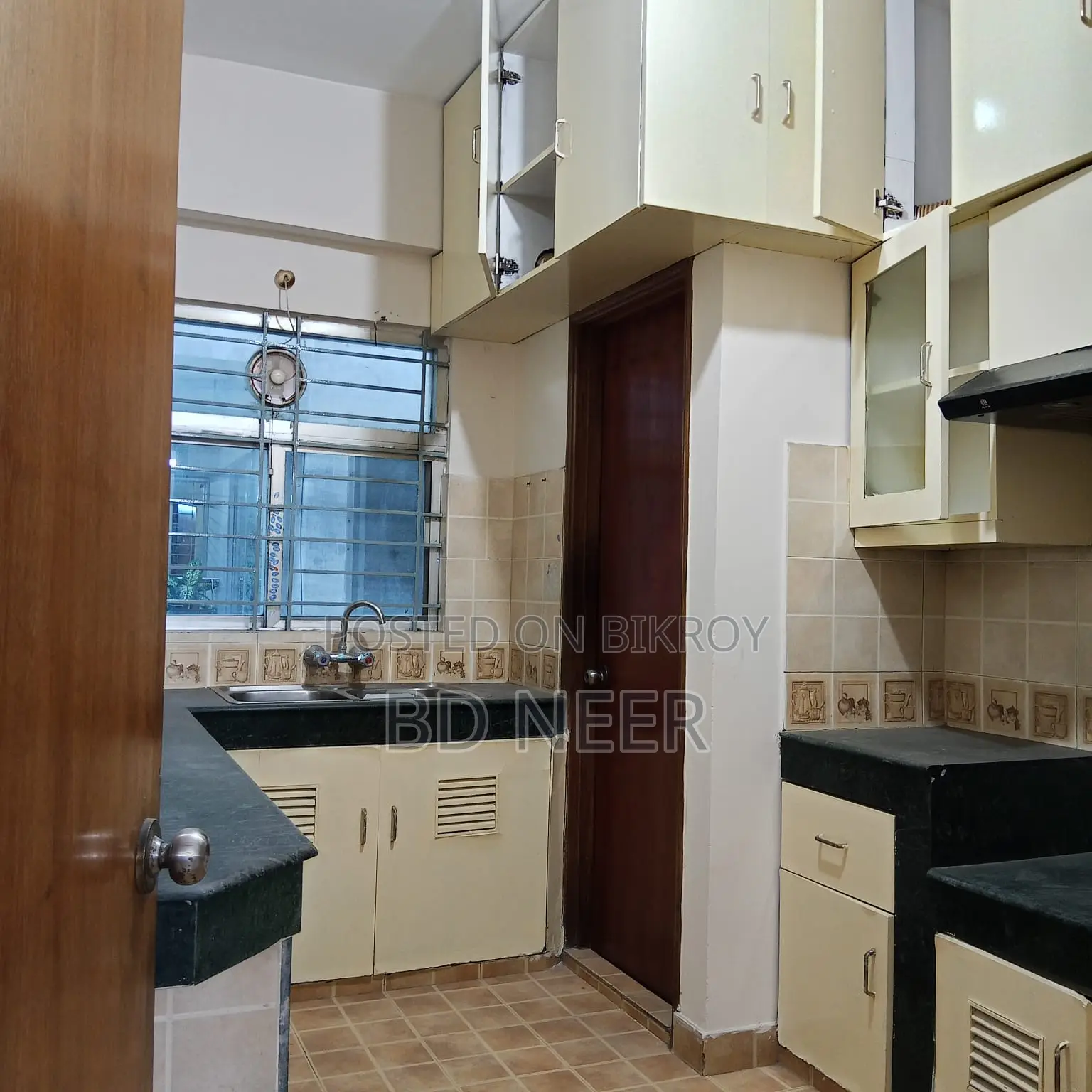 Beautiful looking 3 Bed room apt rent in Gulshan 2