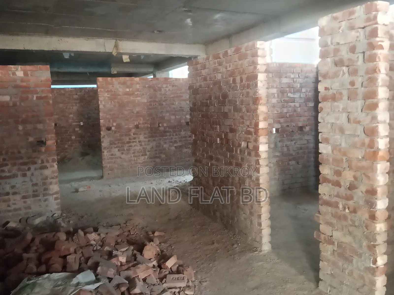 NORTH FACING FLAT FOR SALE 1400 SFT