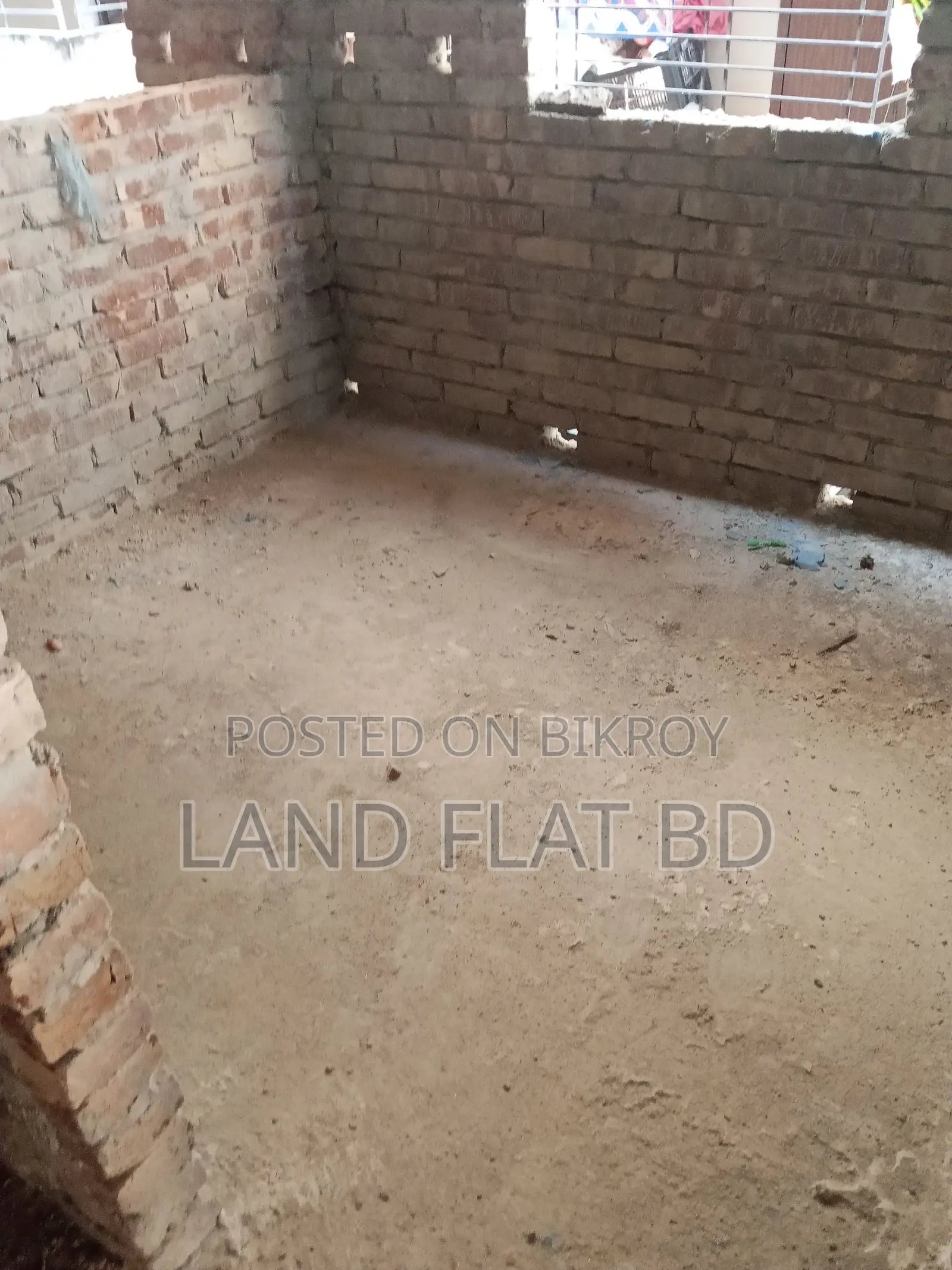 NORTH FACING FLAT FOR SALE 1400 SFT
