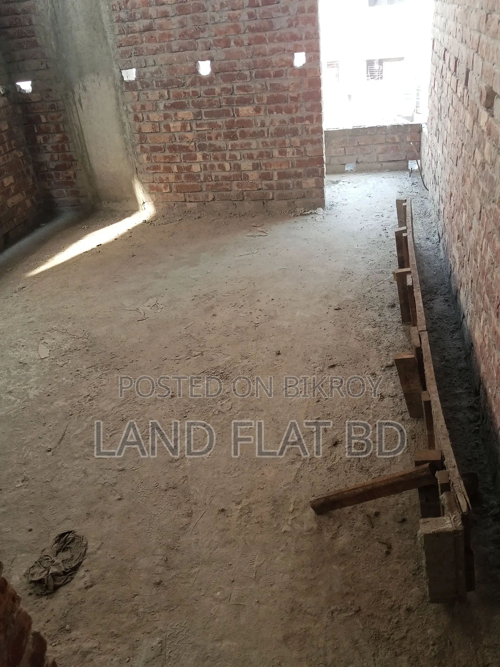 NORTH FACING FLAT FOR SALE 1400 SFT