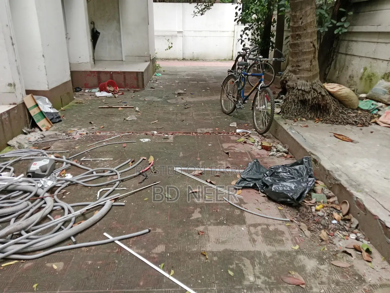 indipendent 3 stores house 10+ room available in Gulshan 2