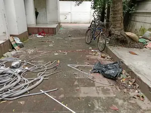 indipendent 3 stores house 10+ room available in Gulshan 2