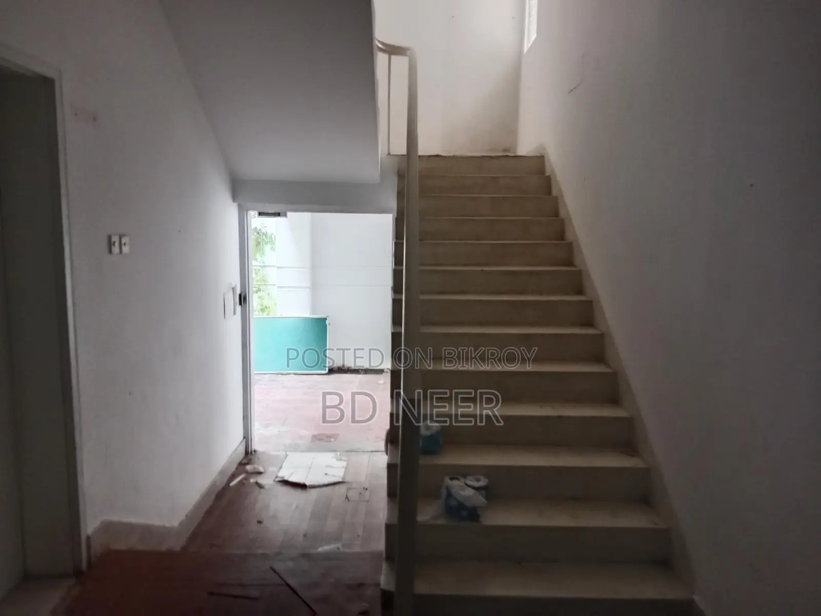 indipendent 3 stores house 10+ room available in Gulshan 2