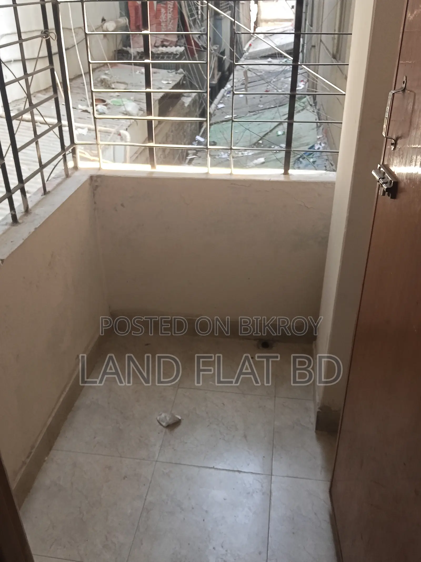 SOUTH FACING+PARKING+TITAS GAS @ FLAT SALE 850 SFT