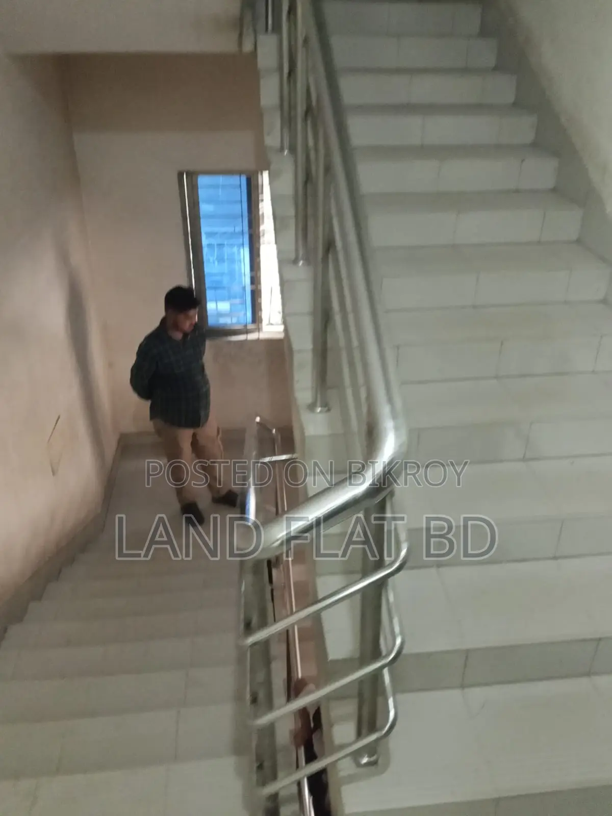 SOUTH FACING+PARKING+TITAS GAS @ FLAT SALE 850 SFT