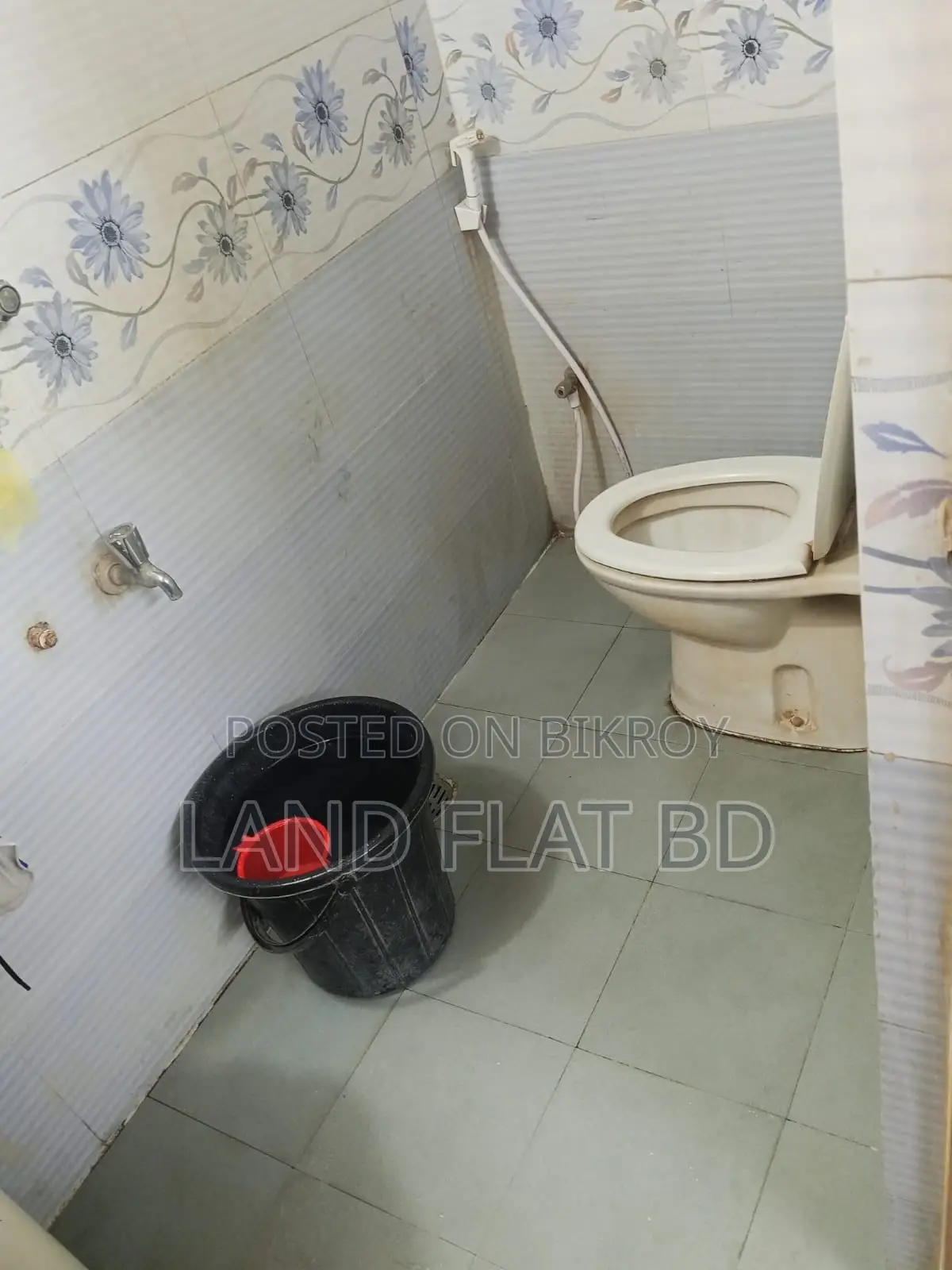 SOUTH FACING+PARKING+TITAS GAS @ FLAT SALE 850 SFT