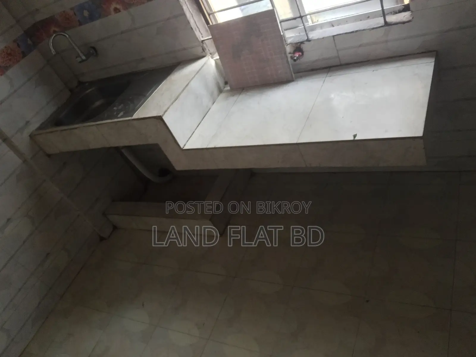 SOUTH FACING+PARKING+TITAS GAS @ FLAT SALE 850 SFT
